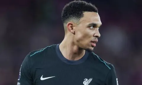 Chuyện gì đang xảy ra ở thương vụ Alexander-Arnold tới Real Madrid?