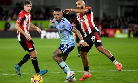 2 điểm đen trong chiến thắng của Arsenal trước Brentford