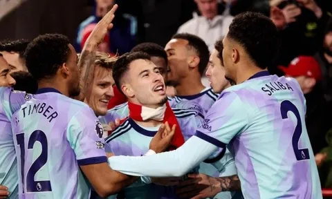 Bức ảnh hơn nghìn lời nói của Martinelli khi Arsenal thắng Brentford