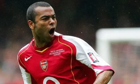 'Arsenal đã không tôn trọng tôi nên tôi tới Chelsea'