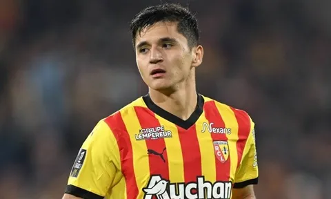 Man City săn lùng 'viên ngọc thô' Ligue 1 để vượt qua khủng hoảng hàng thủ