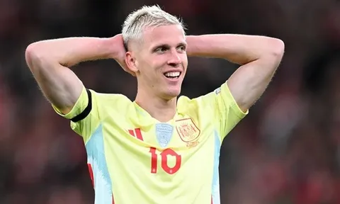 Tương lai tuyển Tây Ban Nha của Dani Olmo bị đe dọa vì vấn đề tại Barca