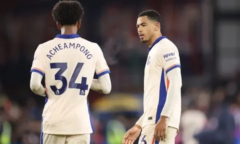Dùng cặp trung vệ trẻ nhất giải, Chelsea đang trung thành với chiến lược của Maresca