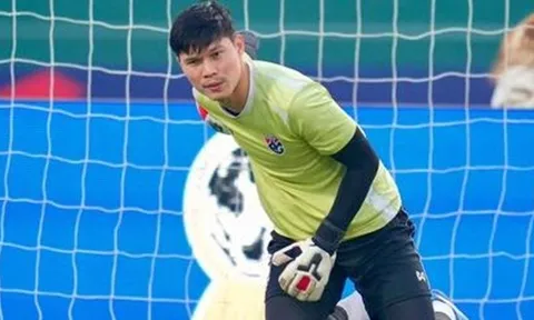 Thủ môn Thái Lan "ưu ái" Xuân Son