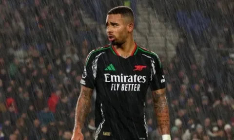 'Gabriel Jesus cần được huấn luyện chuyên sâu vị trí tiền đạo cắm'