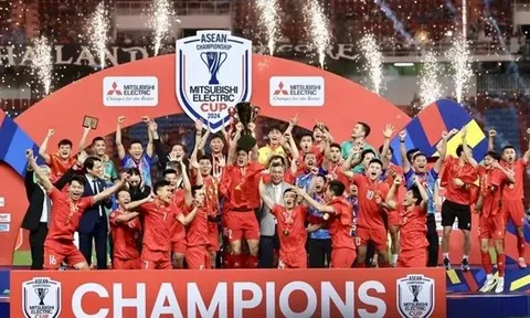 Hà Nội thưởng nóng 2 tỷ cho đội tuyển Việt Nam