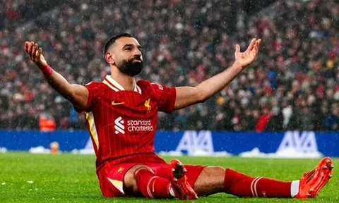 Carragher và cuộc tranh luận nảy lửa về tương lai của Salah