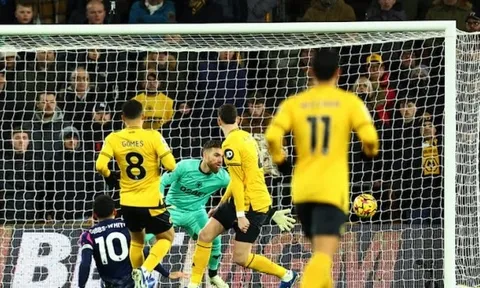Nottingham Forest đánh bại Wolves 3-0, nối dài chuỗi thắng lịch sử