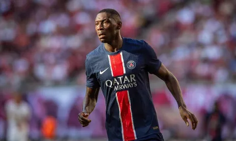 Tại sao Kolo Muani là bản hợp đồng lý tưởng của Man United?