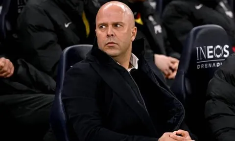 Thua Tottenham, Arne Slot nổi giận với 1 ngôi sao của Liverpool