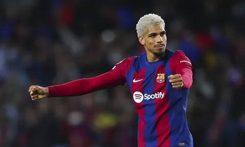 Tổn thất lớn của Barca nếu mất Araujo