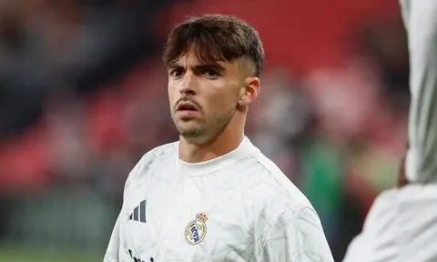 Bảo vệ Vinicius, Raul Asencio khiến Pablo Maffeo 'nổi điên'
