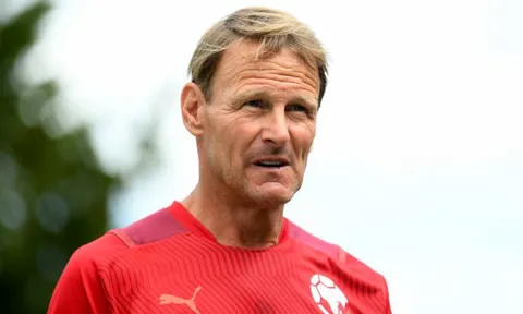 Teddy Sheringham thất vọng khi MU bỏ lỡ 2 ngôi sao lớn