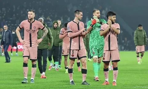 PSG 'tung hoành' TTCN: Nhắm Kvaratskhelia và Osimhen; Đẩy hàng loạt bom xịt