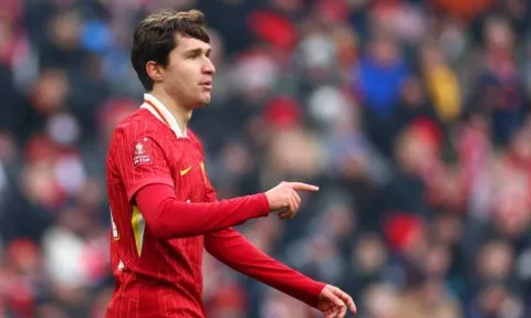 Chiesa mở tài khoản cho Liverpool, Vlahovic lập tức phản ứng