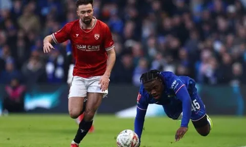 Sự trở lại của Lavia chỉ ra vấn đề Chelsea cần giải quyết