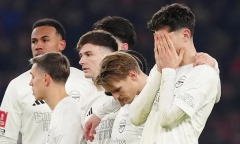 Arsenal đã biết phải làm gì ở phiên chợ đông