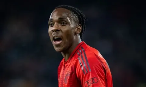 Bayern phản hồi Chelsea vụ Mathys Tel - Christopher Nkunku