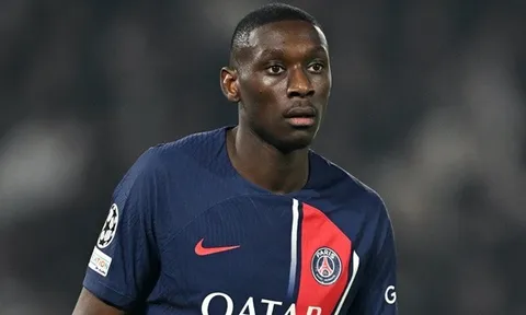 Diễn biến vụ Kolo Muani - Man Utd