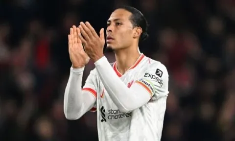 Van Dijk: "Liverpool đang khủng hoảng ư?"