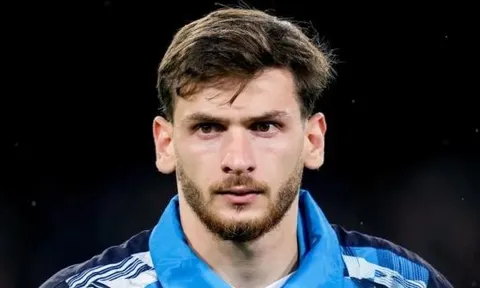 Khvicha Kvaratskhelia nói lời chia tay đầy cảm xúc với Napoli