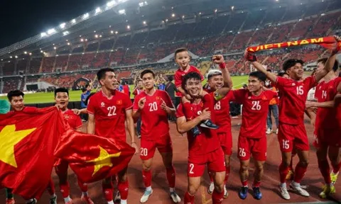 Mưa tiền thưởng cho tuyển Việt Nam: Quả ngọt cho những nỗ lực không ngừng nghỉ