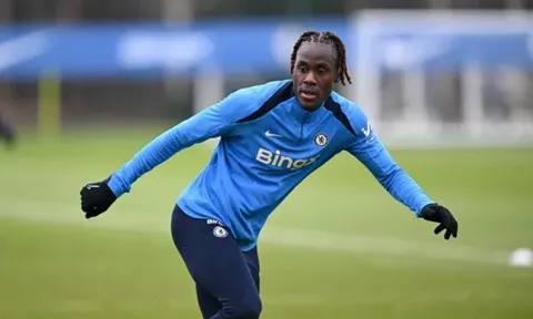 Chelsea tự chặn đường chính mình trên TTCN?