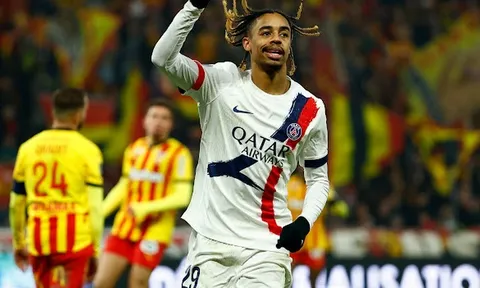 PSG ngược dòng kịch tính, xây chắc ngôi đầu Ligue 1