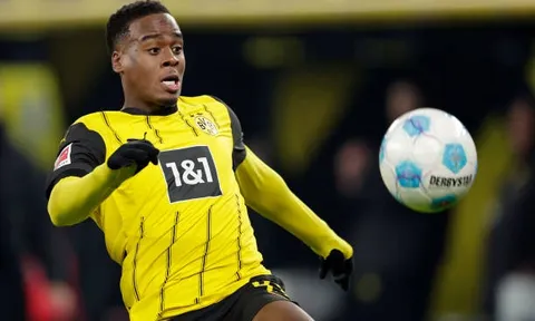 Bayern tranh "Sancho mới" với MU và Chelsea