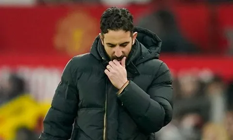 Ngoại hạng Anh 2024/25: Sự xấu hổ của Man Utd; Foden chắp cánh cho Man City