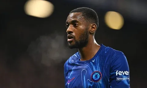 Chelsea phải cưỡng lại cám dỗ bán tân binh mùa hè