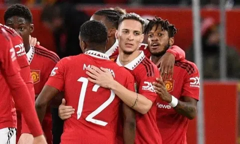Hai cầu thủ coi như rời Manchester United