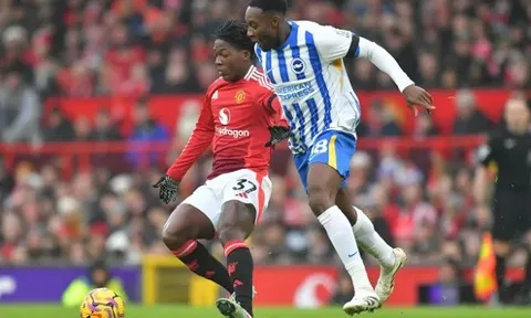 Lee Sharpe chỉ trích 3 sao MU sau trận thua Brighton