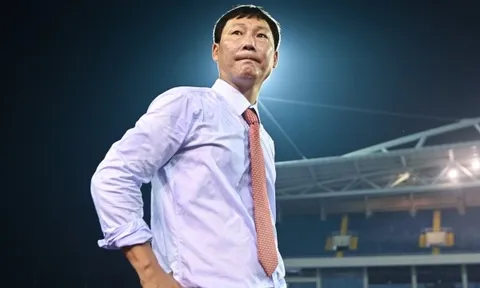 Vừa trở lại Việt Nam, HLV Kim Sang-sik đã gặp bài toán khó