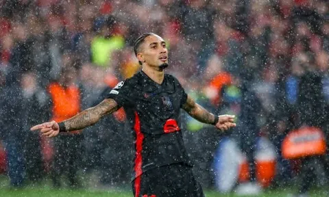 5 điểm nhấn Benfica 4-5 Barcelona: Song tấu nơi hàng công; Tranh cãi VAR