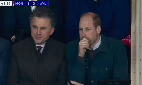 Vị khách đặc biệt cổ vũ Aston Villa trước Monaco