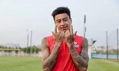 Đá giao hữu với Viettel, Jesse Lingard than khó