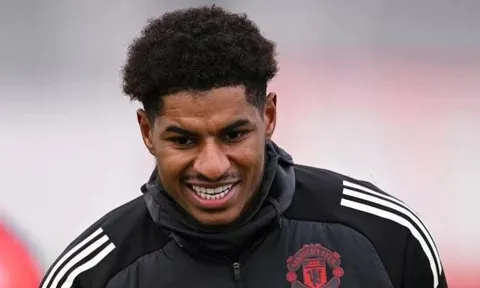 Marcus Rashford phản ứng khi một lần nữa bị Amorim bỏ rơi