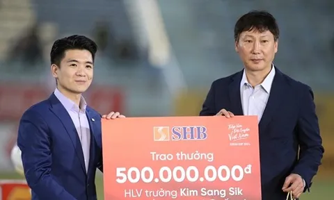 Điểm tin bóng đá Việt Nam 25/1: Ông Kim Sang-sik nhận thưởng lớn; Lingard "ngán" Viettel