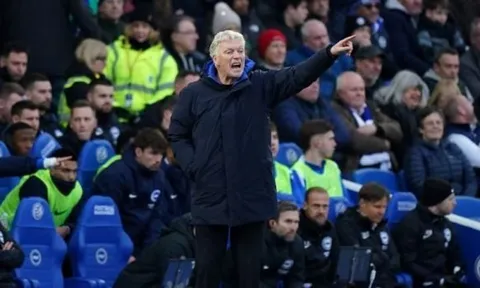 David Moyes giúp Everton đả bại Brighton; Cú đúp của Isak đưa Chích choè bay cao