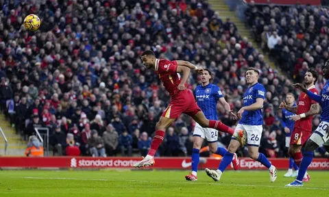 Gakpo lập cú đúp, Liverpool củng cố ngôi đầu