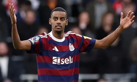 Isak cực cháy, Newcastle biết rõ điều cần làm