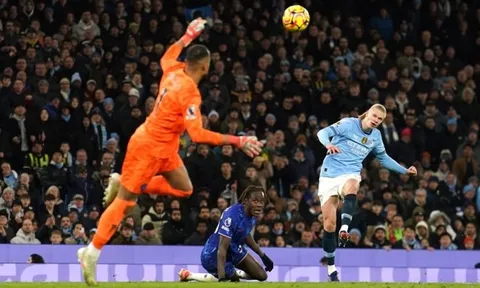 Man City ngược dòng ngoạn mục, đẩy Chelsea khỏi top 5