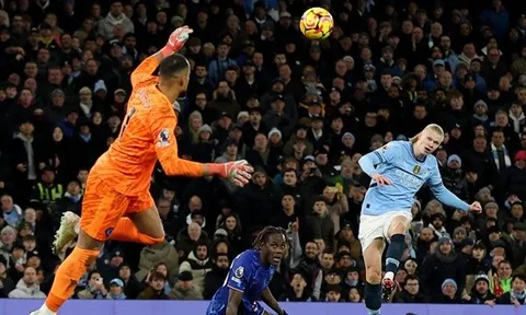 Một Robert Sanchez ngớ ngẩn trong ngày tân binh Man City ra mắt thất vọng