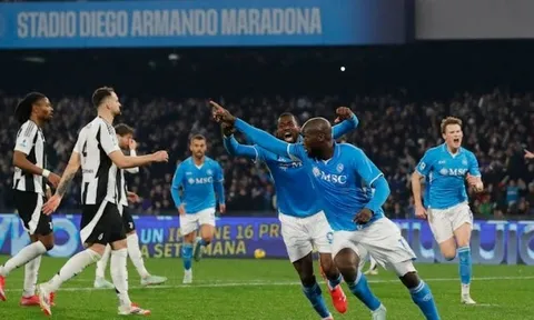 Napoli ngược dòng đánh bại Juventus 2-1, Lukaku ghi bàn quyết định