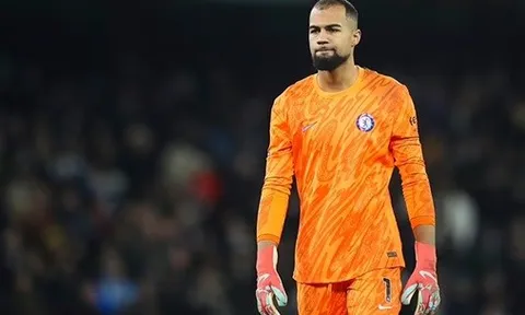 Đã đến lúc Chelsea tàn nhẫn với Robert Sanchez