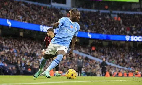 Man City nhận tin buồn từ Doku
