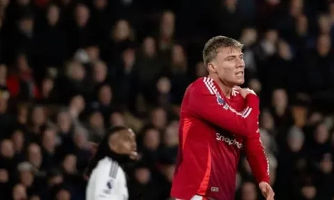Rasmus Hojlund tệ như thế nào trước Fulham?