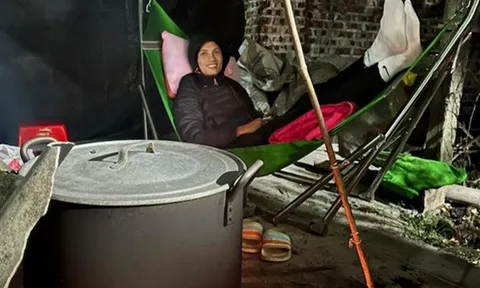 Đình Triệu ấm áp đón Tết cùng gia đình bên nồi bánh chưng