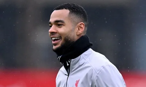 "Vị mục sư nói Chúa đã mách bảo ông ấy rằng tôi sẽ đến Liverpool"